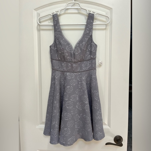 NWT Jodi Kristopher Women’s girls Juniors Gray Floral Party Fit Flare Dress Sz 3 - Picture 1 of 7